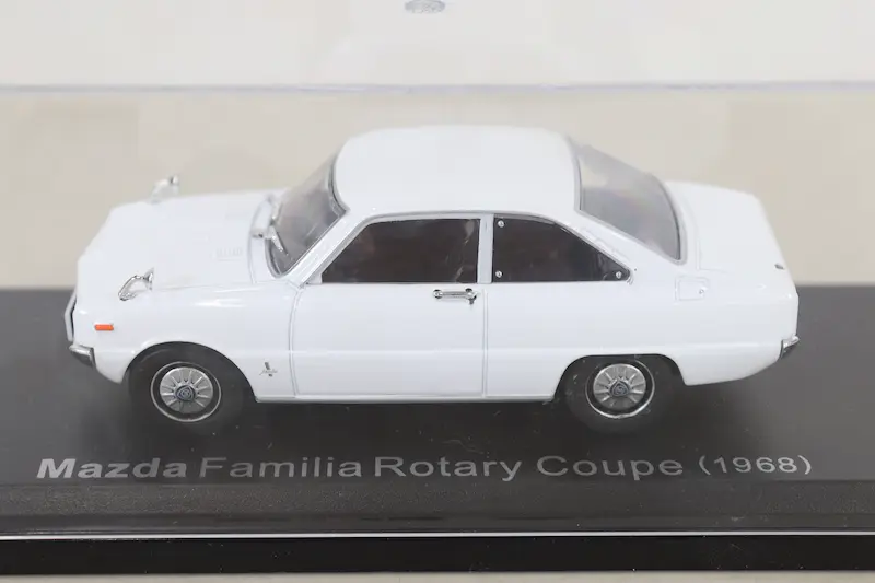 アシェット 国産名車コレクション VOL.107 マツダ ファミリア ロータリークーペ Mazda Familia Rotary Coupe (1968)