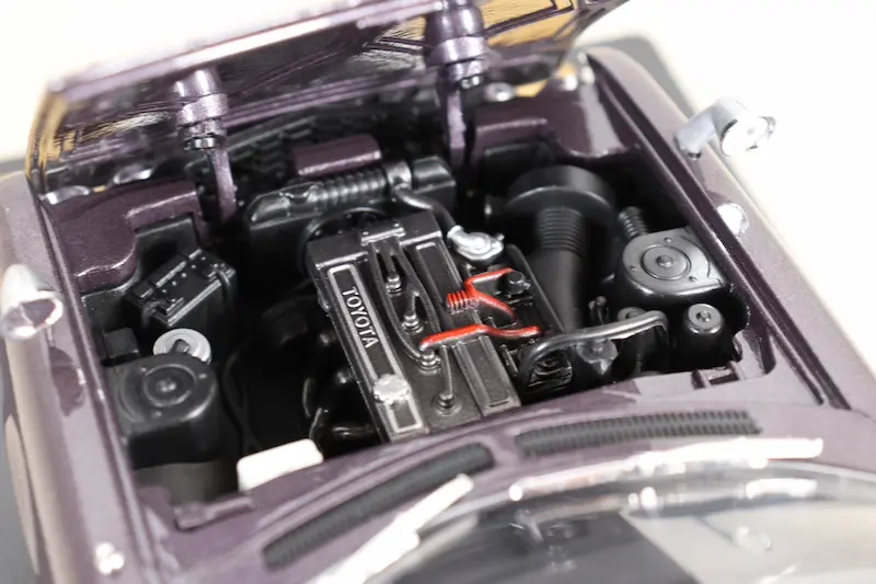 国産名車コレクション エクストラスケール1/18 エンジンルーム画像